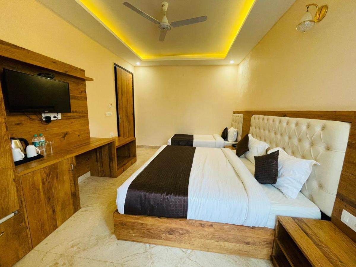 Super Townhouse Oak Tapovan Formerly Hotel Jk Heaven Rishikesh Bagian luar foto