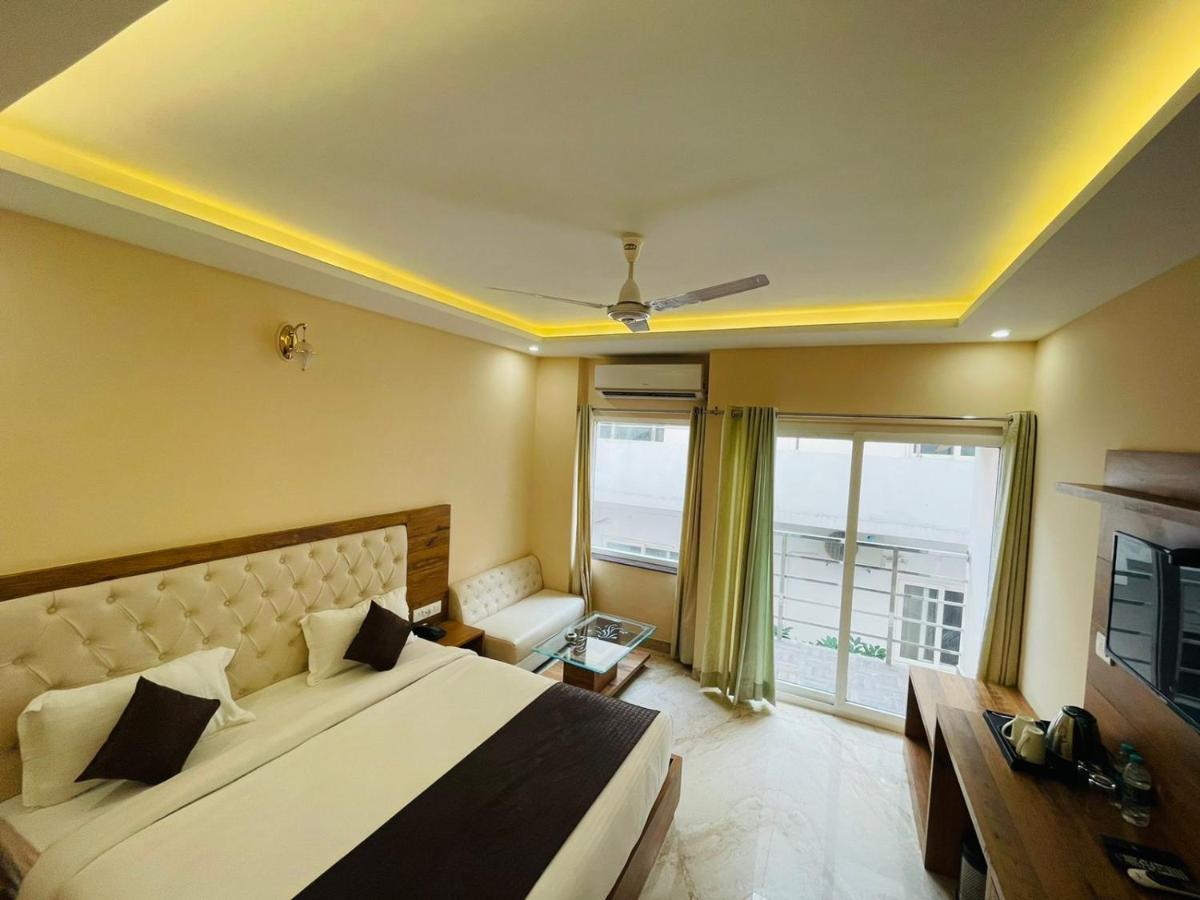 Super Townhouse Oak Tapovan Formerly Hotel Jk Heaven Rishikesh Bagian luar foto